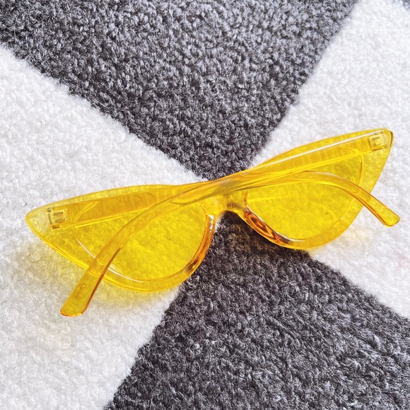 SALE 🏁 Vintage Style Sunglasses - Picture 4 of 6